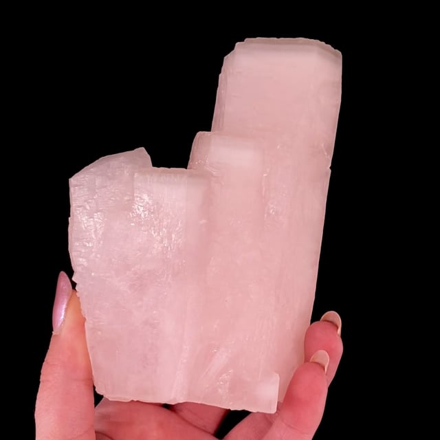 Calcite (Manganese-bearing) (strongly fluorescent)