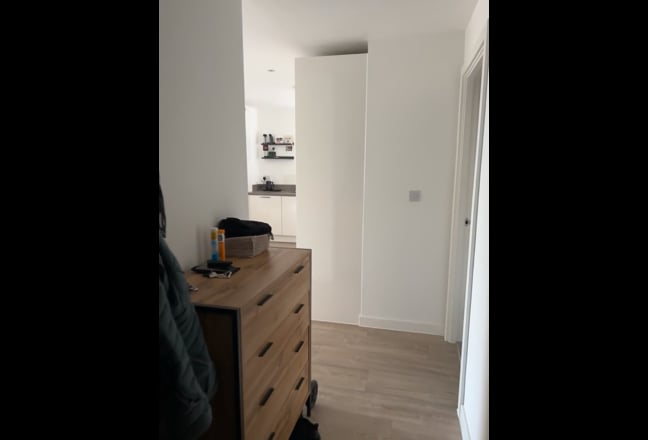 Room to rent in 2 beds flat 🧡 Main Photo