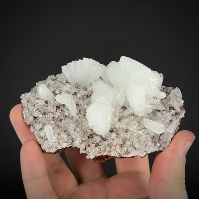 Hemimorphite on Calcite