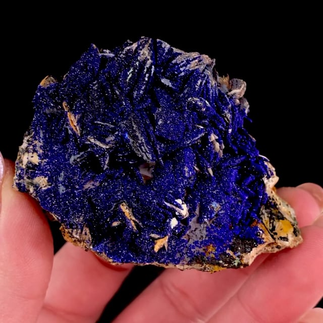 Azurite coating Baryte and Fluorite