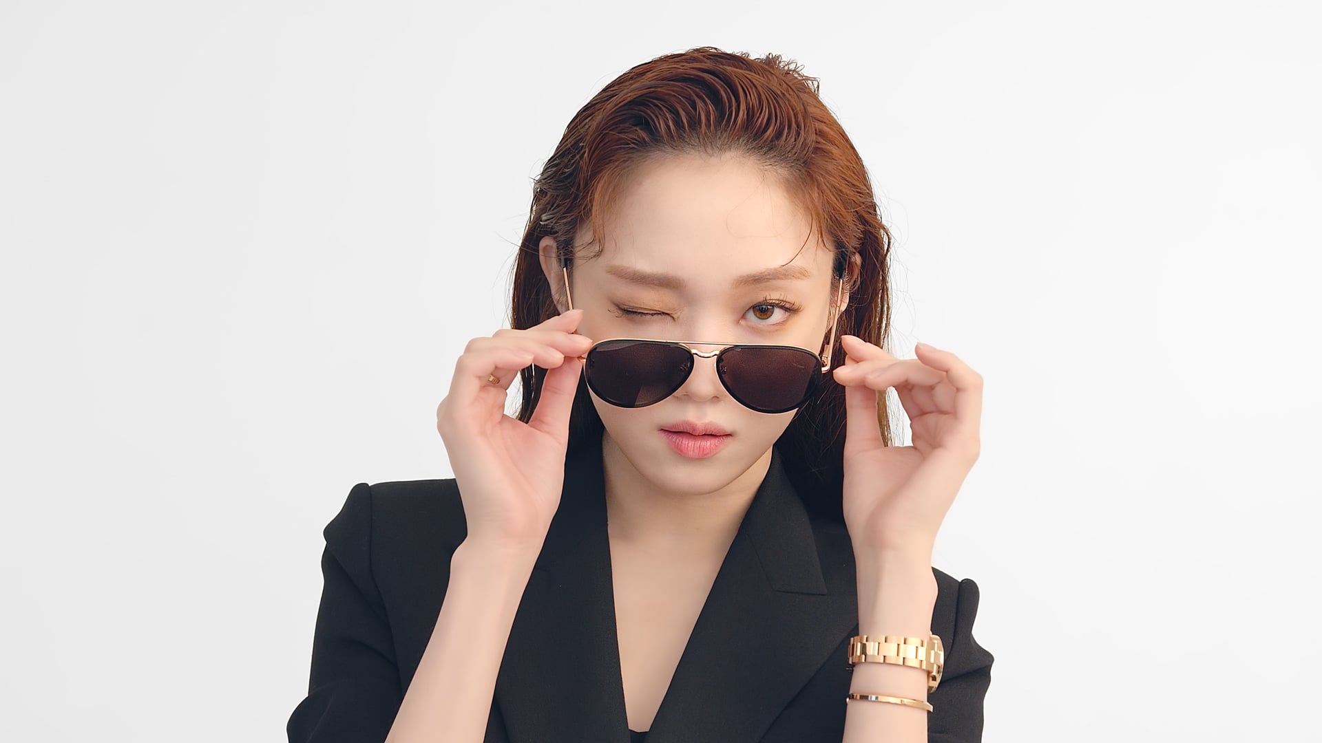 Daniel Wellington - Dark Glasses with Lee Sung-kyung