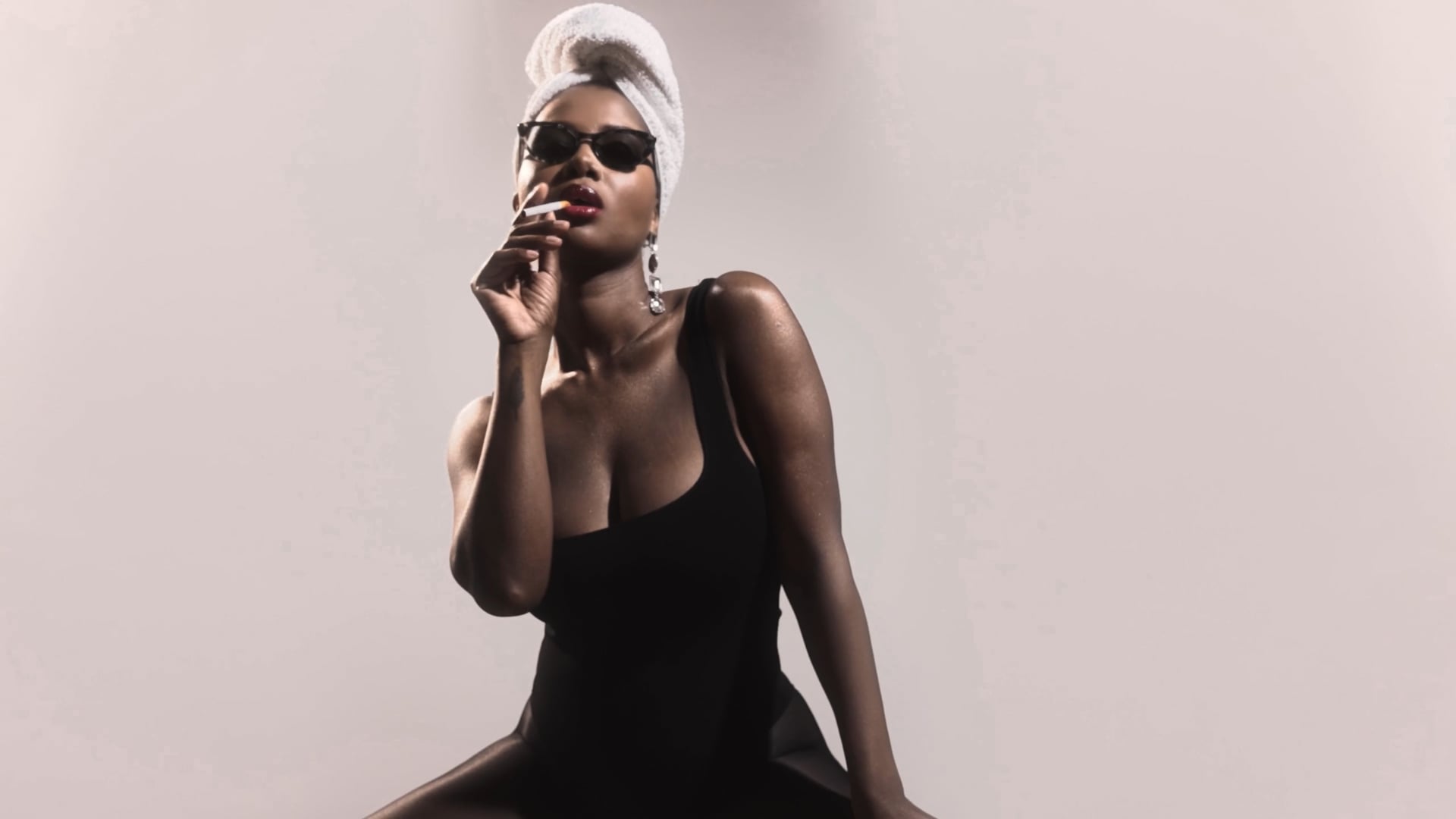 TAÏRO - LOOVA (Clip Officiel)