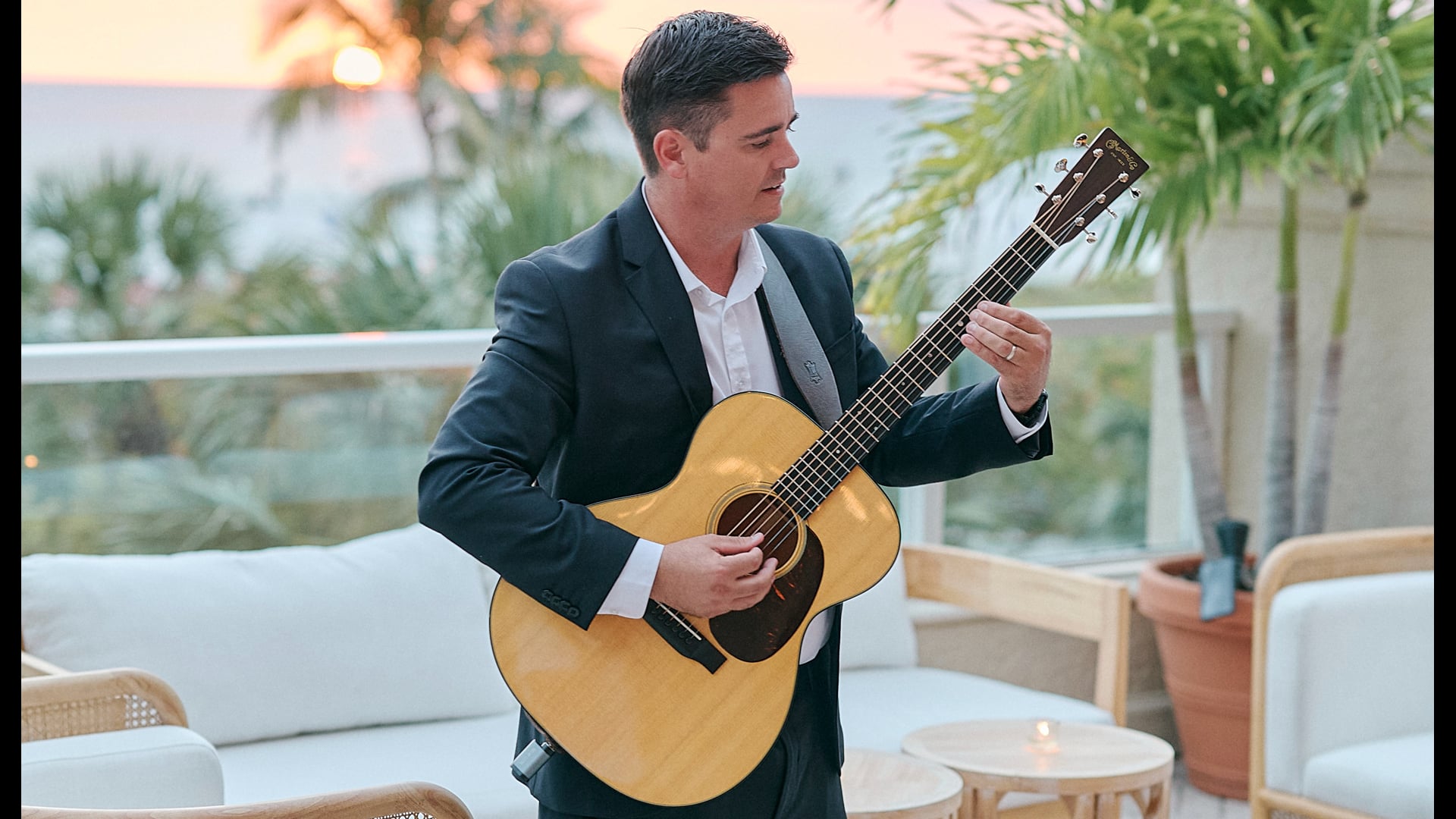 Promotional video thumbnail 2 for Jim Gabelbauer | Destination Event Guitarist