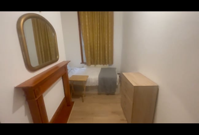 2 Lovely Single Room in Oval Main Photo