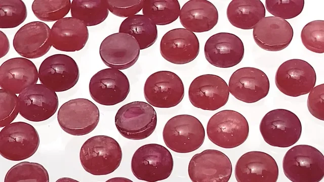 ロシア産インペリアルロードナイト ラウンド カボション6×6mm 2個