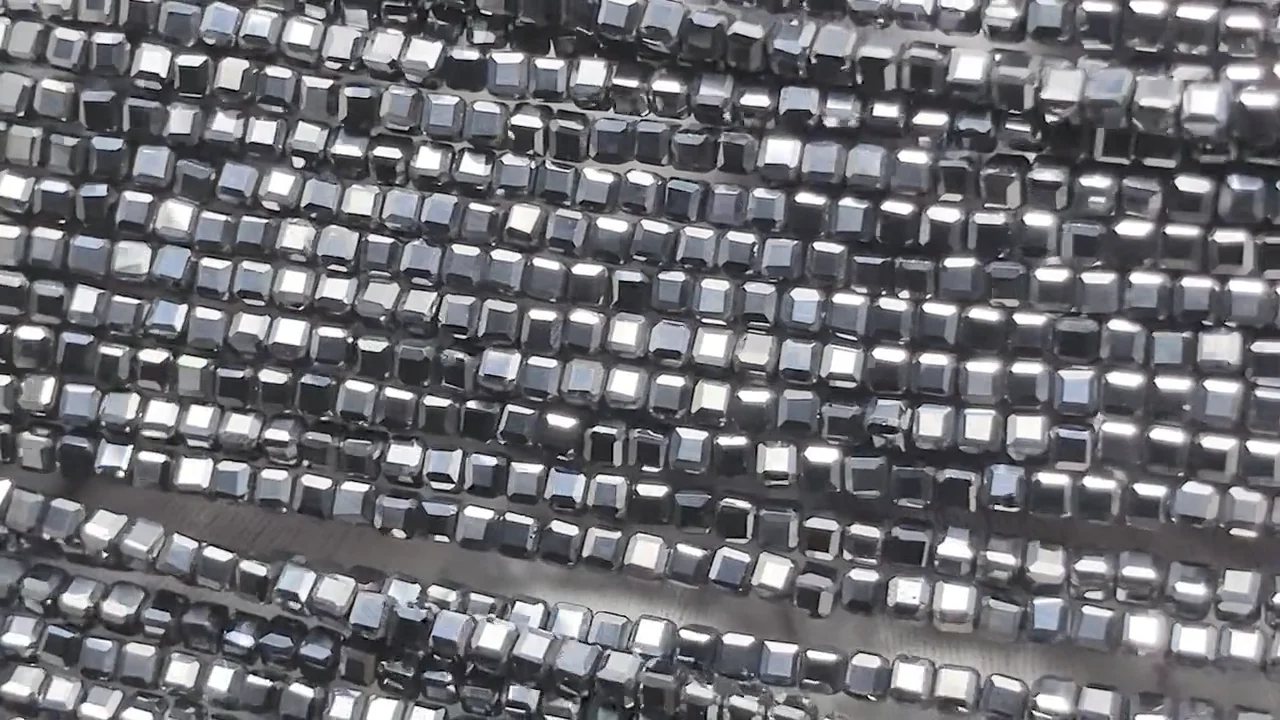 動画】【素晴らしい輝き】高純度テラヘルツ鉱石 キューブカット2×2×2mm