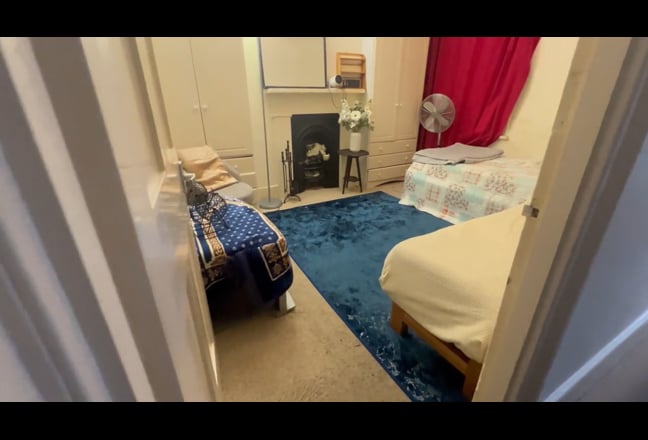 Double room available for 1 girl or 2 girls Main Photo