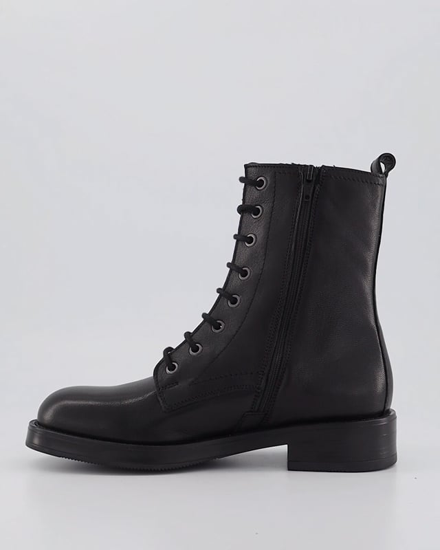 STEELY / Black