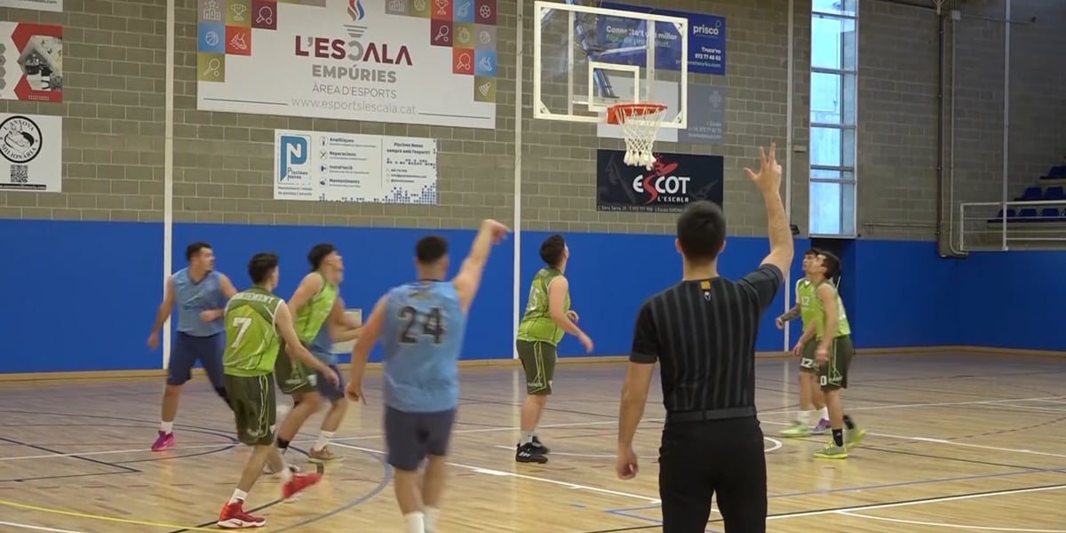 Victòries del bàsquet, empat del tennis taula i derrota del futbol ...