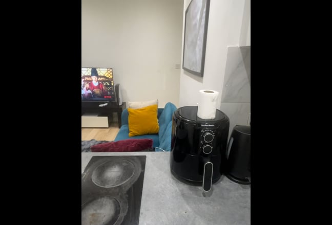 Double bed room available for let immediately Main Photo