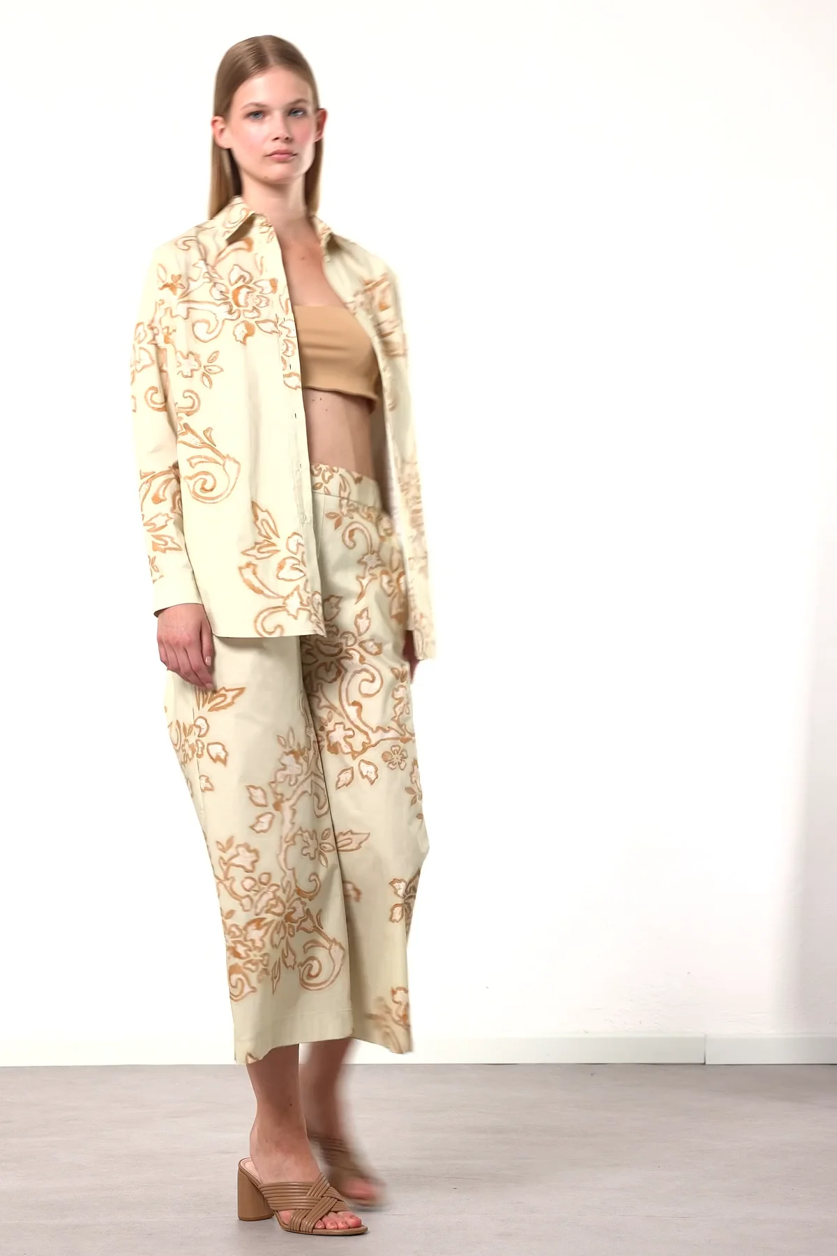 【fig London】Christopher culottes Fig London Christopher Culottes in Kinari (a light beige color)