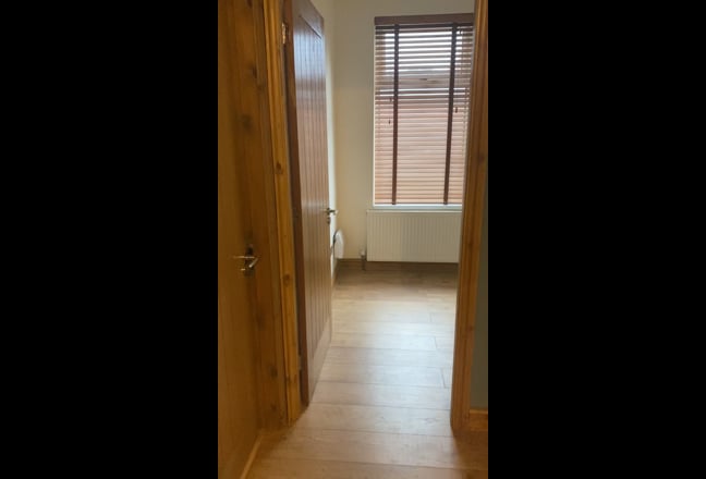 🌟 Large Double Room + Study in Top Location! 🏡✨ Main Photo