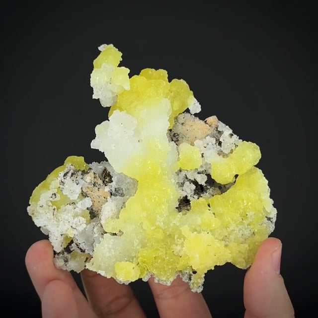 Brucite (rich color)