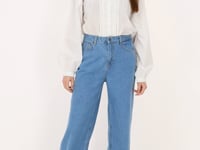 White blouse with pintuck and pleats | My Jewellery