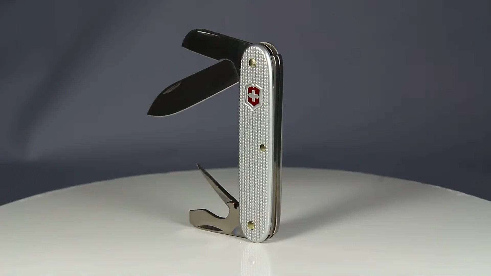 Складной нож Victorinox (Швейцария) из серии Pioneer. Артикул