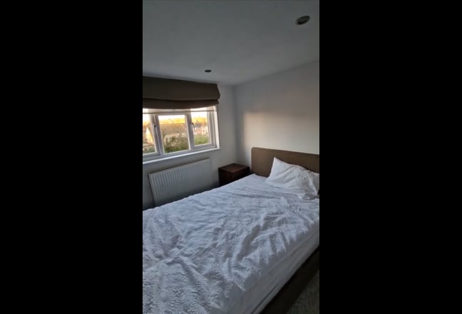 Double room (En - Suite ) for rent in Loughton  Main Photo