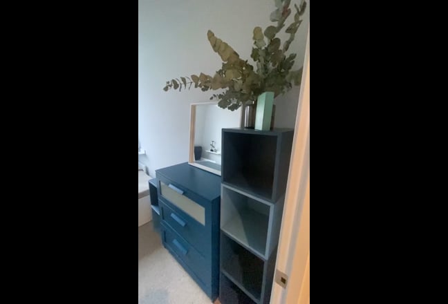 Video 1: Bedroom with double bed