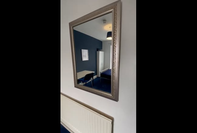 Cosy Modern Room with All Bills Included Main Photo