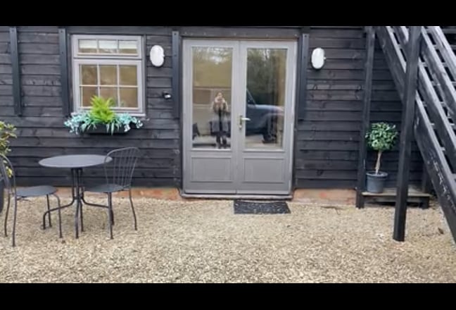 Stylish Studio Apartment with outdoor space Main Photo