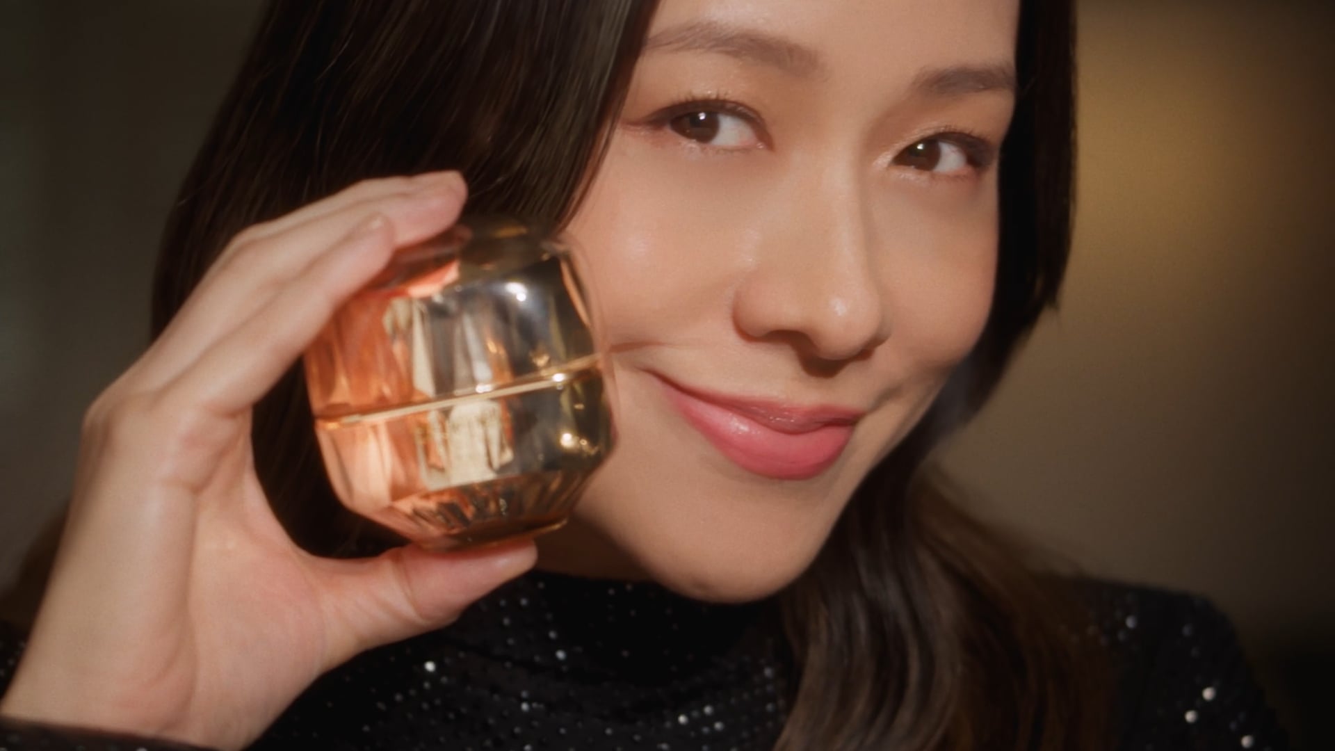 CLE DE PEAU 'Karena Lam - The power of radiance'  // Produced by DCinematic 滴 骰 映 画