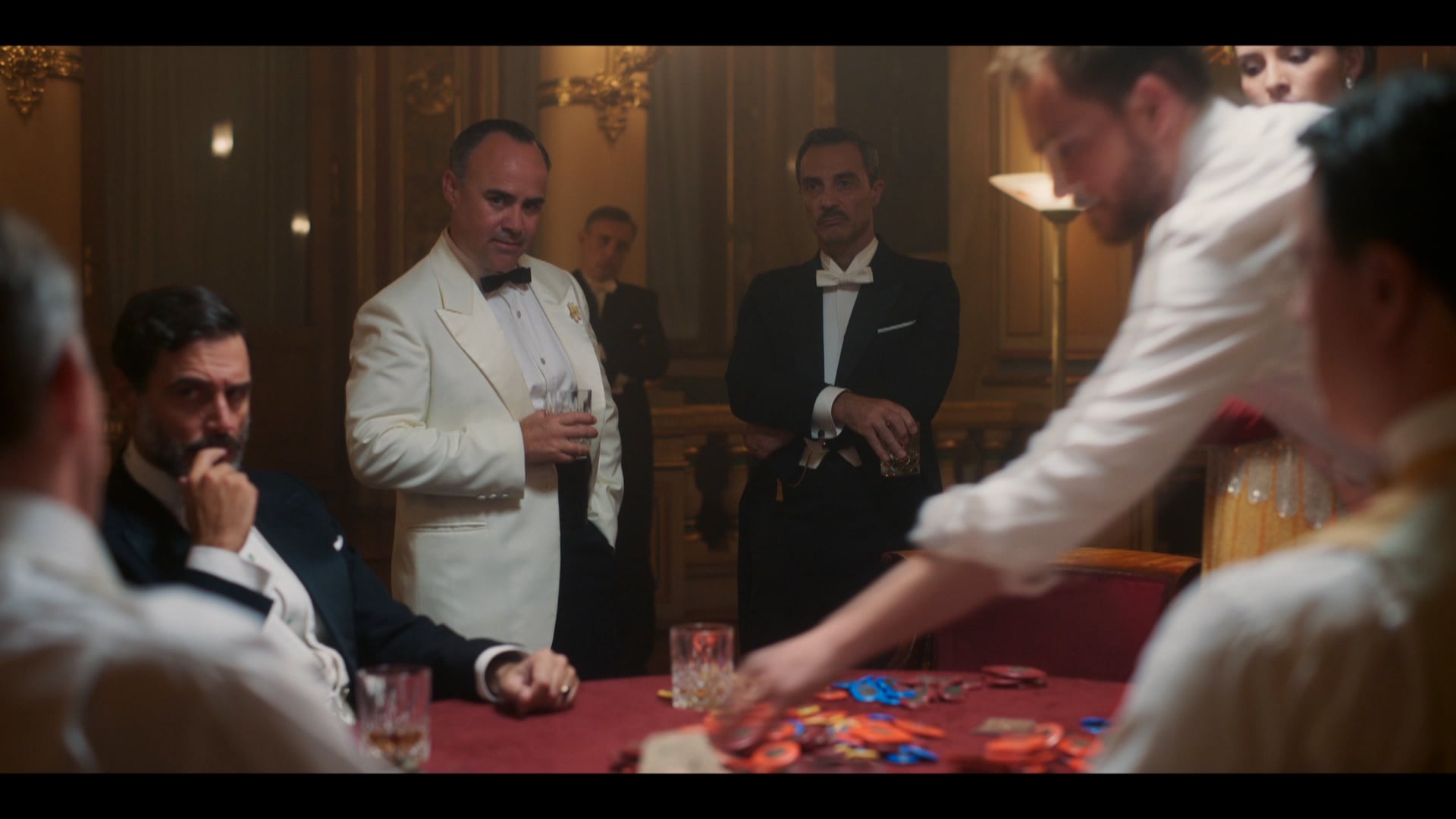 'Hotel Portofino' select clip 'THE POKER GAME'