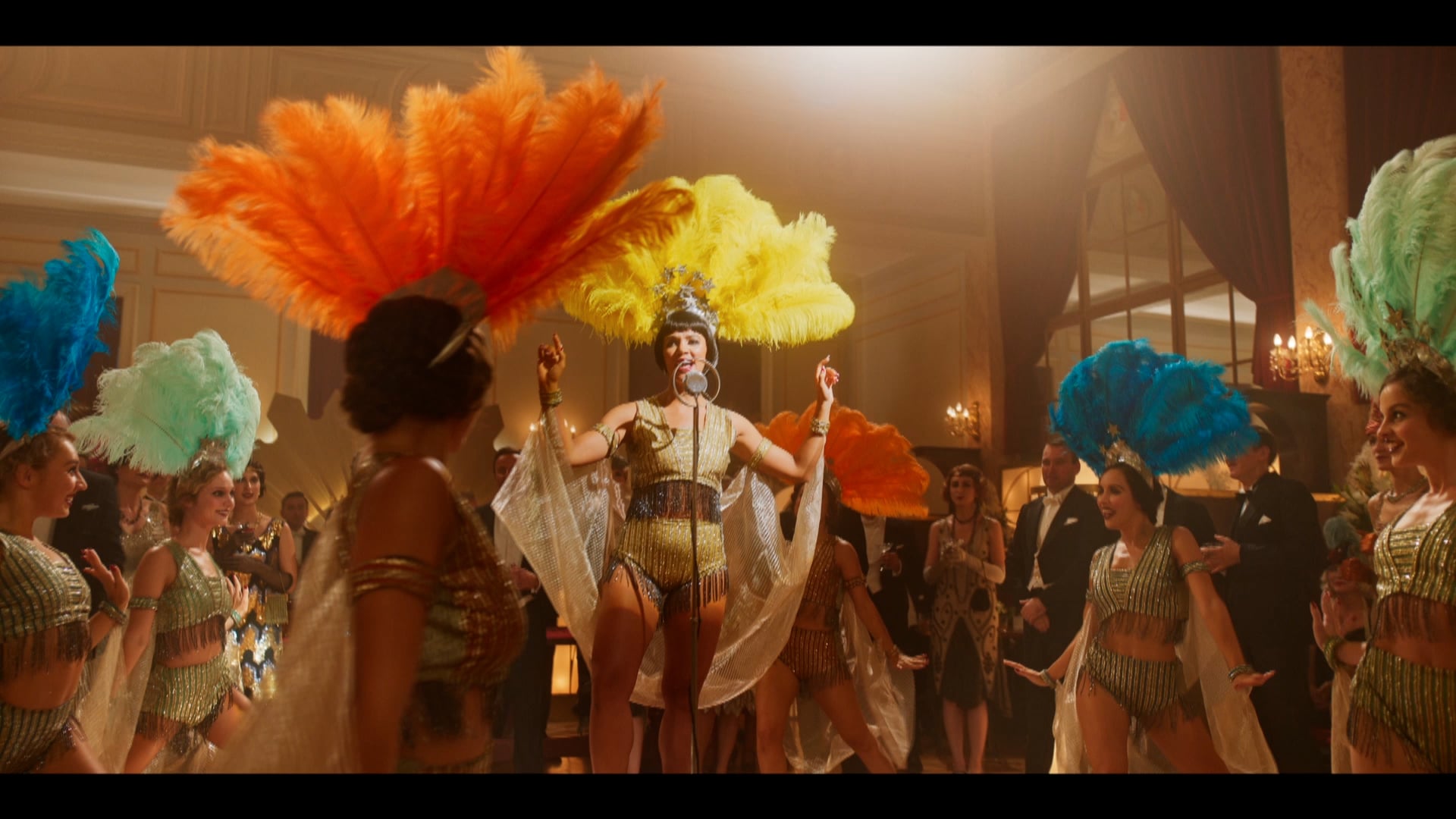 'Hotel Portofino - select clip - 'LEADING LADIES NIGHT'