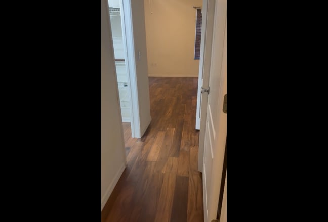 Master Bedroom w/private bathroom  Main Photo