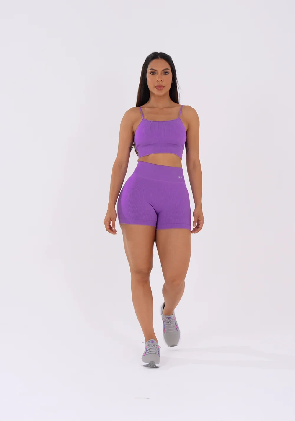 Top fitness feminino roxo lavanda canelado com bojo e alças