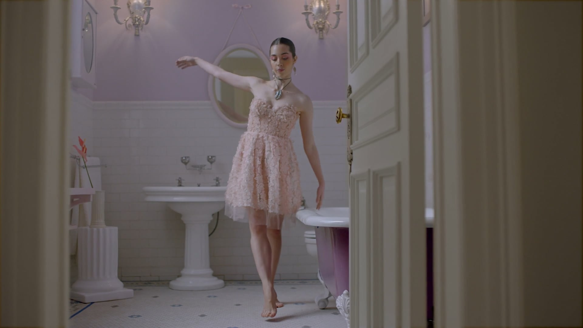 H&M ft. Giambattista Valli (Director Santiago Arriaga)