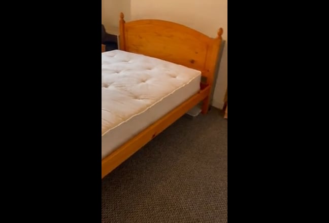 Double bedroom available immediately Main Photo