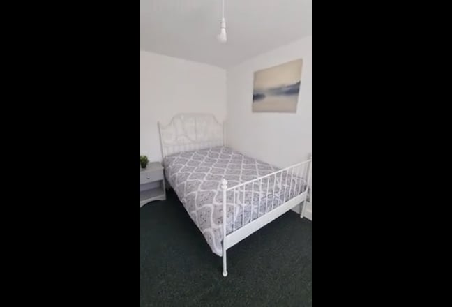 Newly renovated fully furnished shared house Main Photo