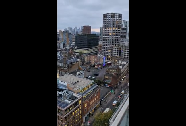 Large room with private balcony  Main Photo