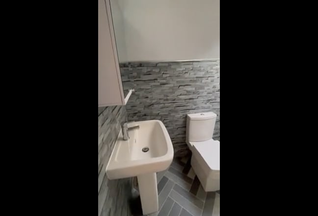 Room in shared house  Main Photo