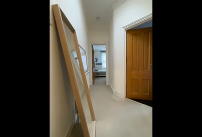Large Bright Double Room  Main Photo