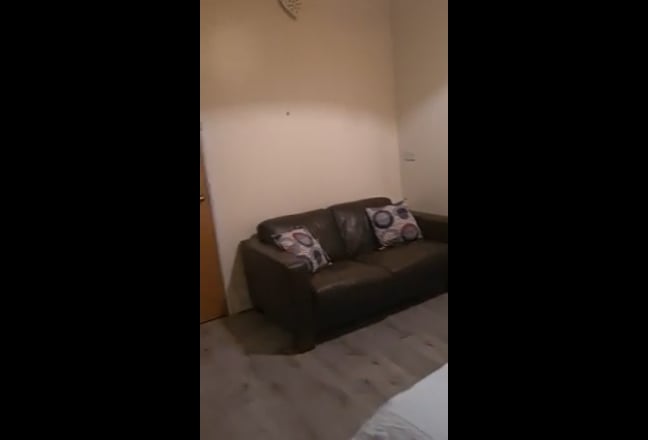 Spacious, lovely with parking.  All bills inclusiv Main Photo