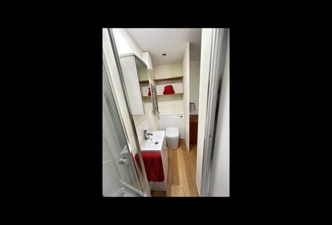 Spacious Room Near Canada Water  Main Photo