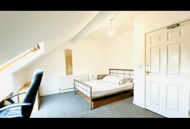 Unique double near London Road. **2-bed house** Main Photo