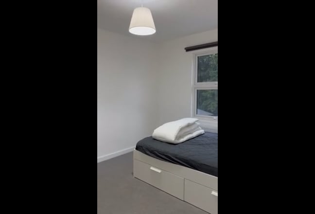 Large double room, &pound;799 month Main Photo
