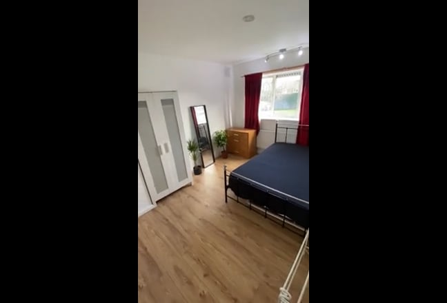 Two Double rooms available  Main Photo