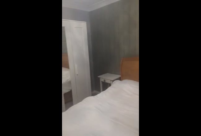 Spacious double room, Near Gatwick, Crawley  Main Photo