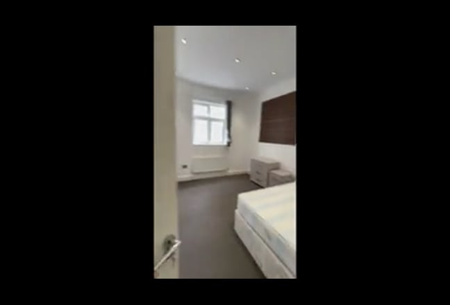 27RURHR1 -  Spacious En Suite Double Room - W12 Main Photo