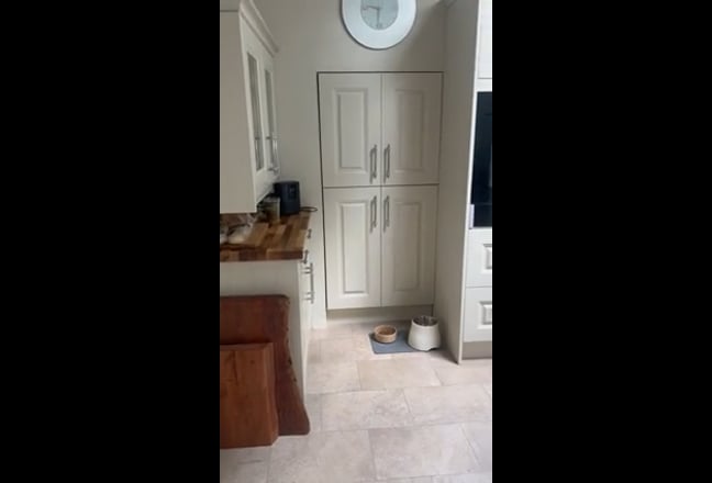 Room to let with shared facilities Main Photo