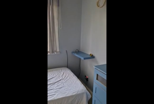 Single Furnished Room Main Photo