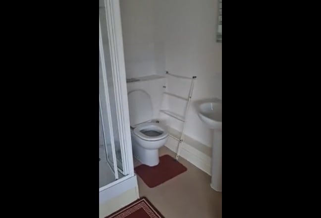 One Double Ensuite Room Main Photo