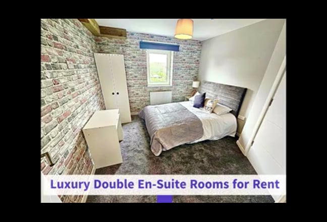 Luxury Double Room (Private Bathroom) Main Photo