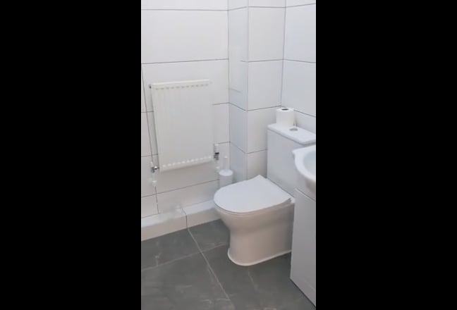 Ensuite Double Bedroom - Hayes UB3 Main Photo