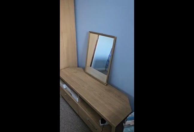 Room preferably for  ladies
 Main Photo