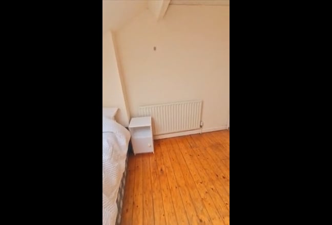 Big double room in Beeston inc ALL Bills & Cleaner Main Photo