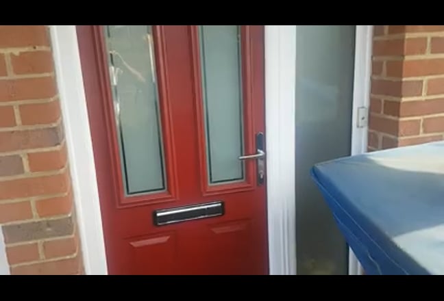 Lovely sunny single room in friendly shared house Main Photo