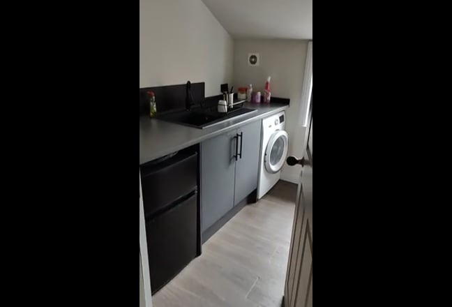 Student Loft Room in Willesden Junction Main Photo